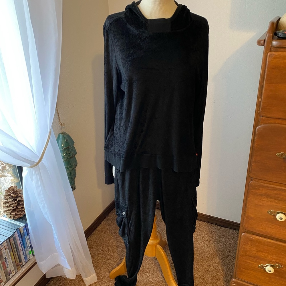 Hard Tail velour jogger set